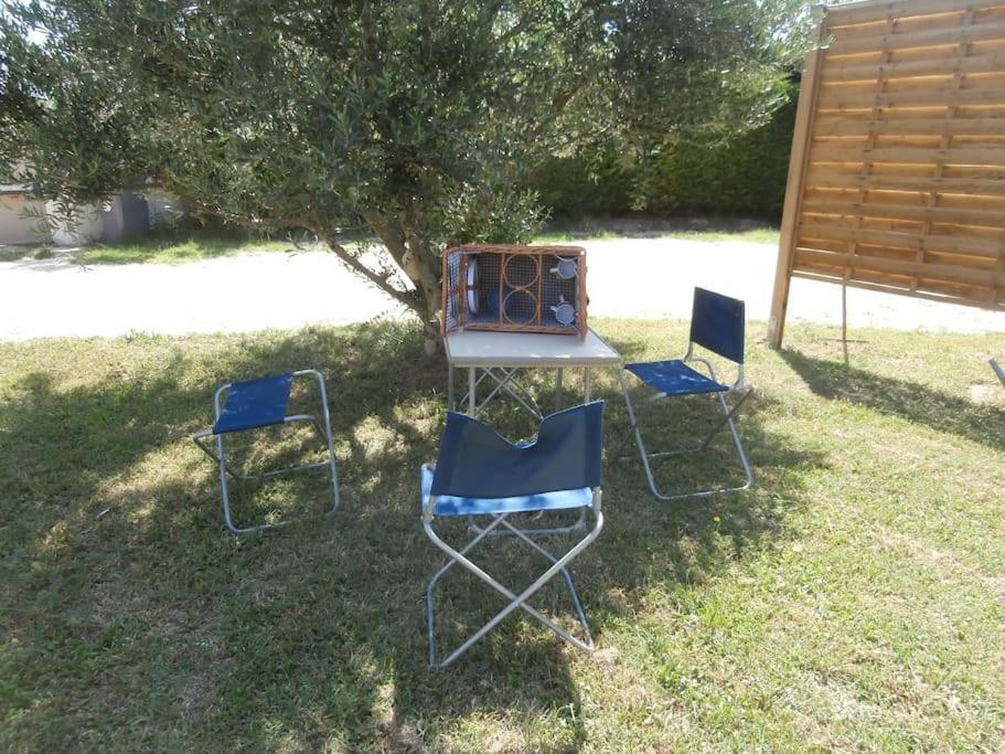 Gite A Caromb Exterior foto