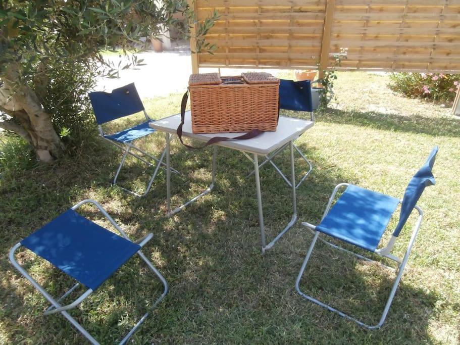 Gite A Caromb Exterior foto